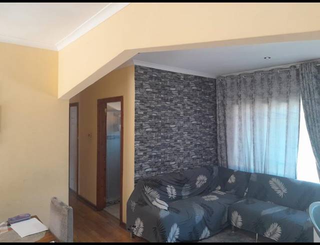 3 BEDROOM PROPERTY TO RENT IN BLUFF